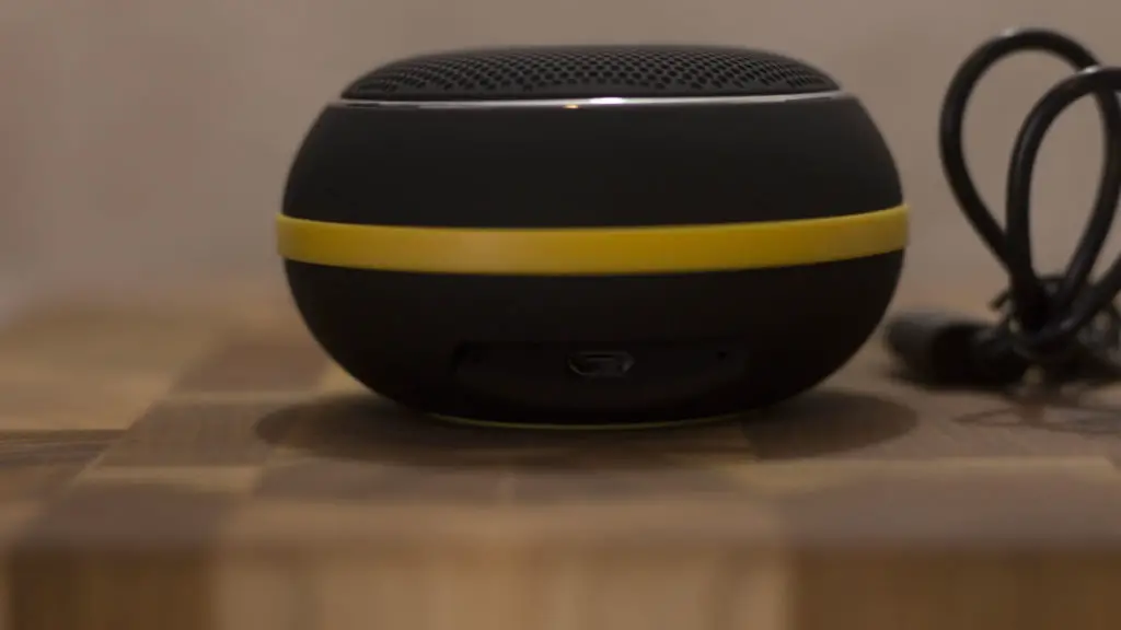 Genius SP-906BT Portable Speaker 5 Genius SP-906BT Portable Speaker 4