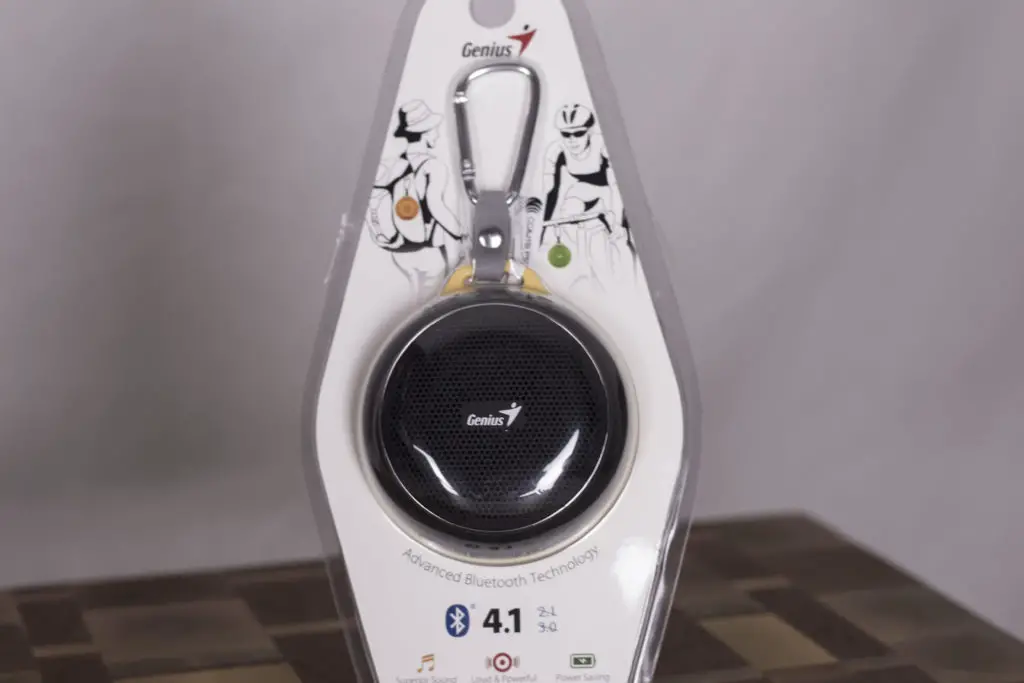 Genius SP-906BT Portable Speaker 2 Genius SP-906BT Portable Speaker 1