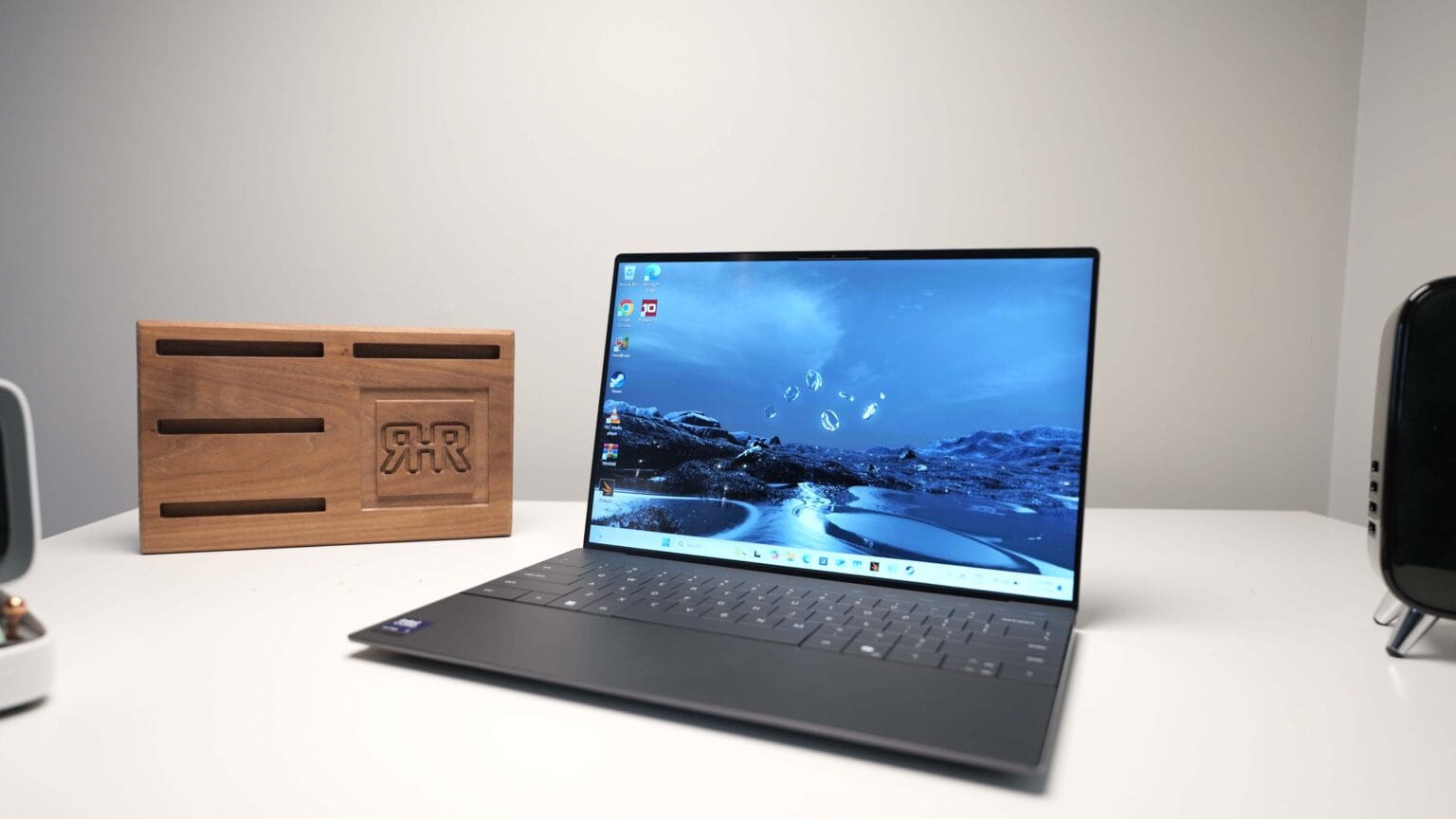 Mengungkap Sang Primadona: Review Lengkap Dell XPS 13 2025, Laptop Impian Para Profesional Modern