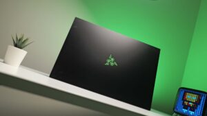 Razer Blade 18 (2025) Video Review 2