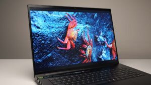 Razer Blade 18 (2025) Video Review 4